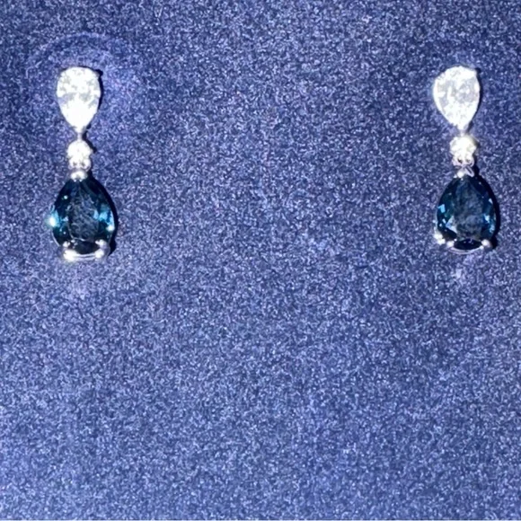 Rare Swarovski Blue Pear-Cut And Clear Crystals Vintage Drop Earrings 19mm - Picture 12 of 16